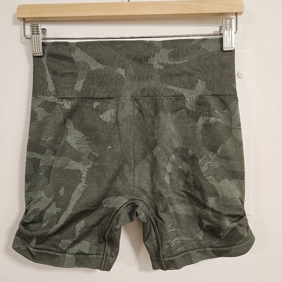 Gymshark seamless 2.0 shorts - Picture 2 of 3